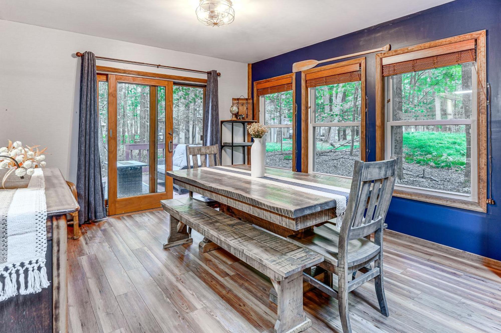 Pocono Retreat At Pine Loch Swim, Hike And Ski! *